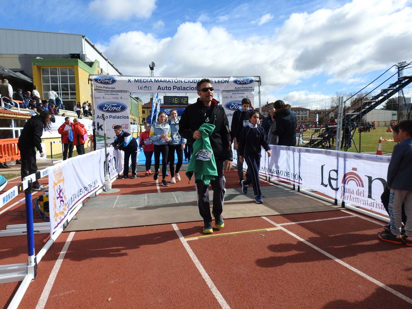 Galería de imágenes de los 2 kilómetros de la Media Maratón de León