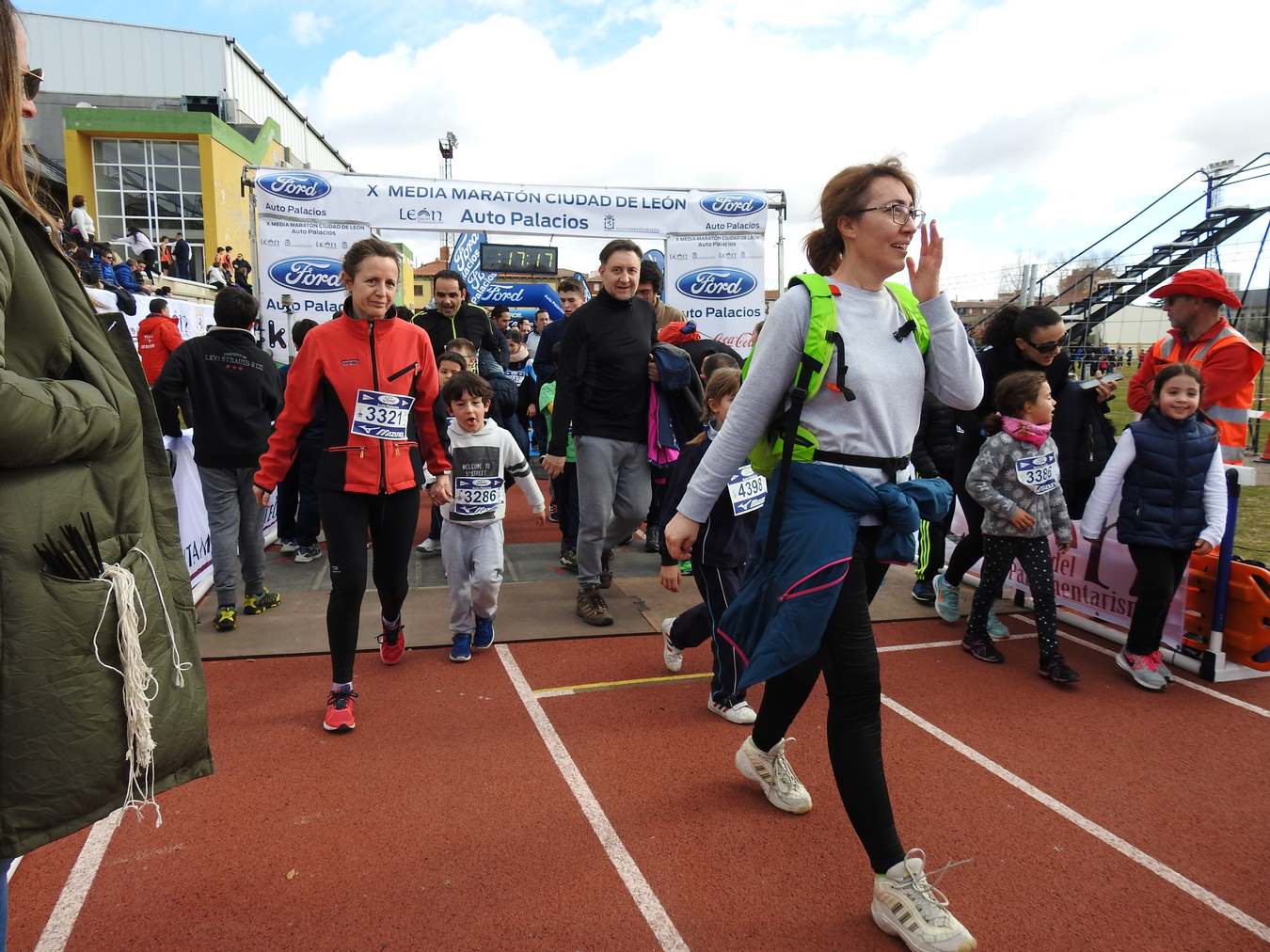 Galería de imágenes de los 2 kilómetros de la Media Maratón de León