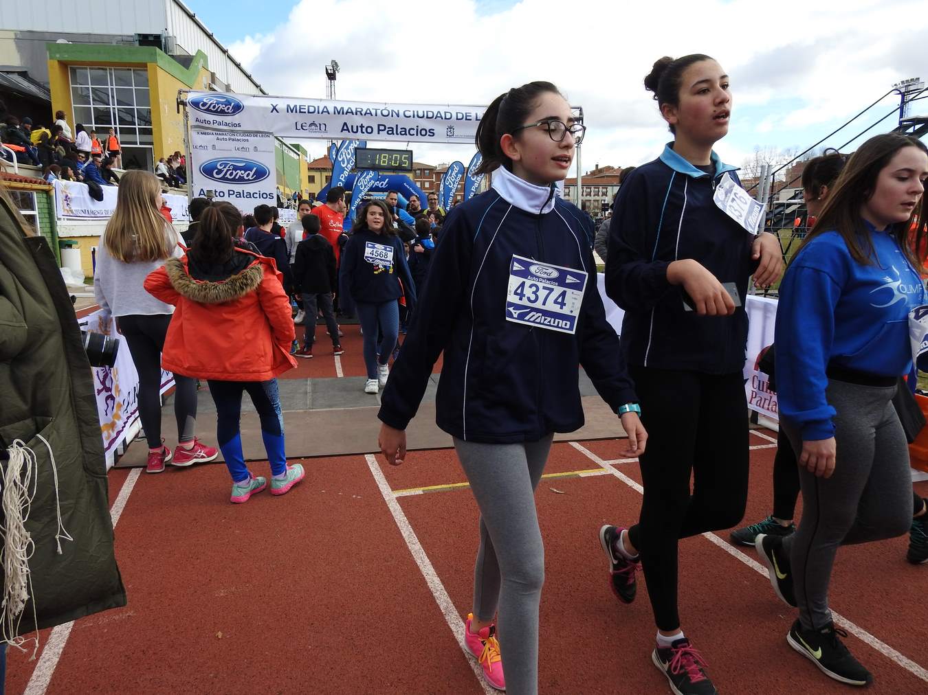 Galería de imágenes de los 2 kilómetros de la Media Maratón de León