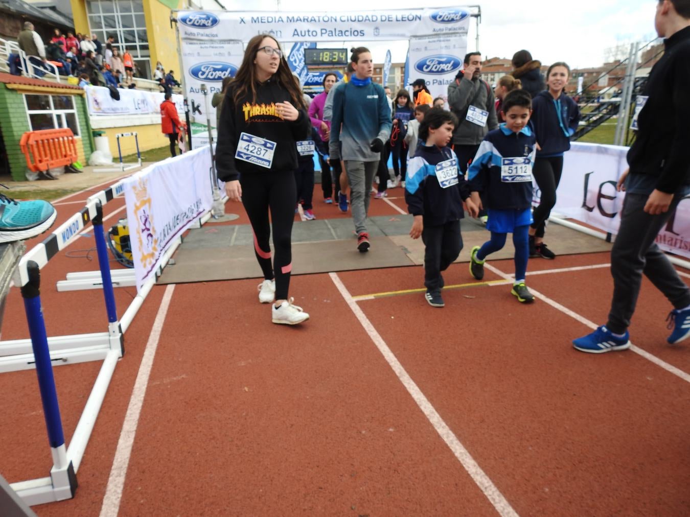 Galería de imágenes de los 2 kilómetros de la Media Maratón de León