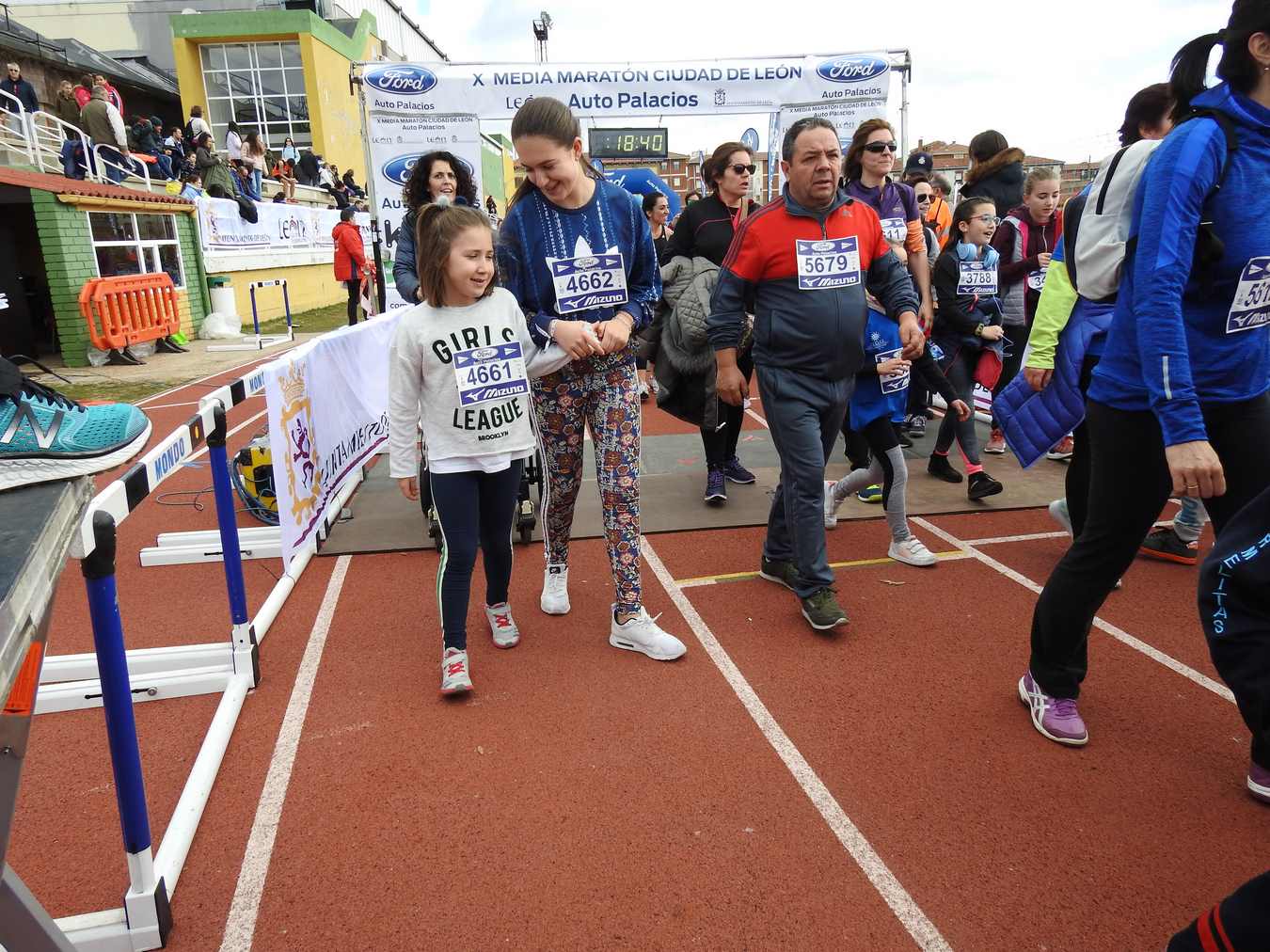 Galería de imágenes de los 2 kilómetros de la Media Maratón de León