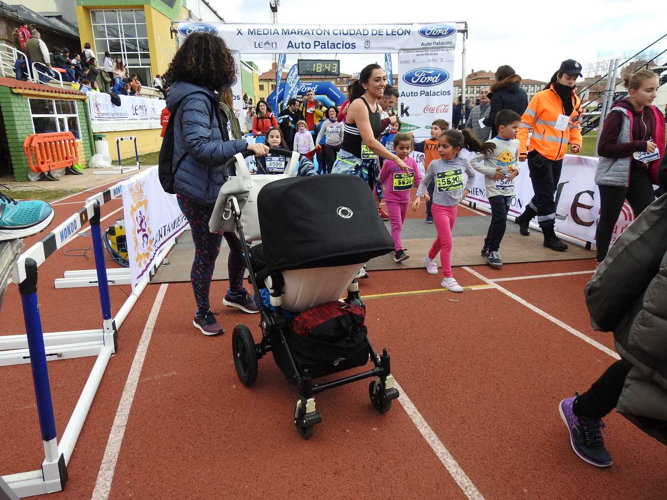 Galería de imágenes de los 2 kilómetros de la Media Maratón de León