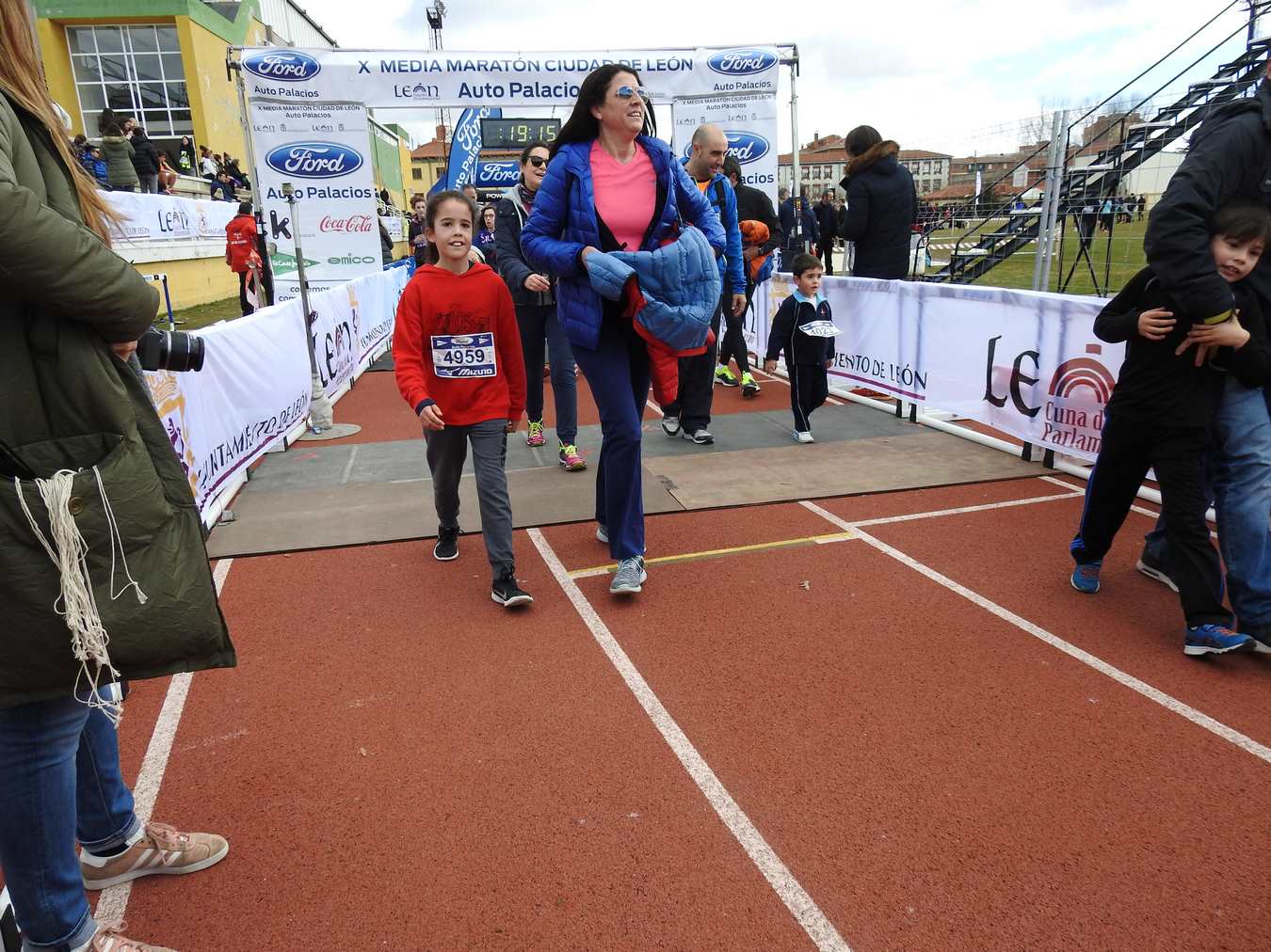 Galería de imágenes de los 2 kilómetros de la Media Maratón de León