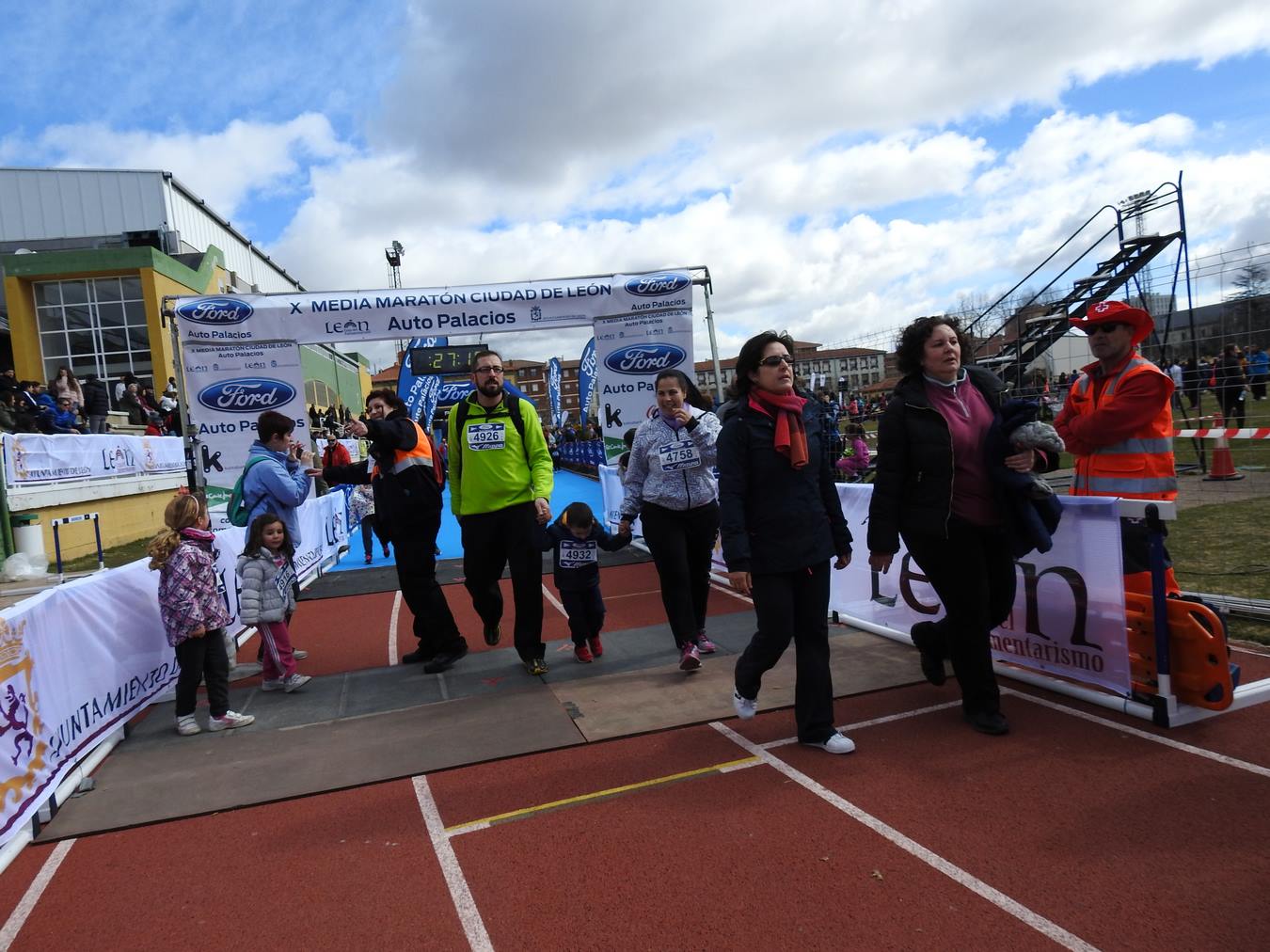 Galería de imágenes de los 2 kilómetros de la Media Maratón de León