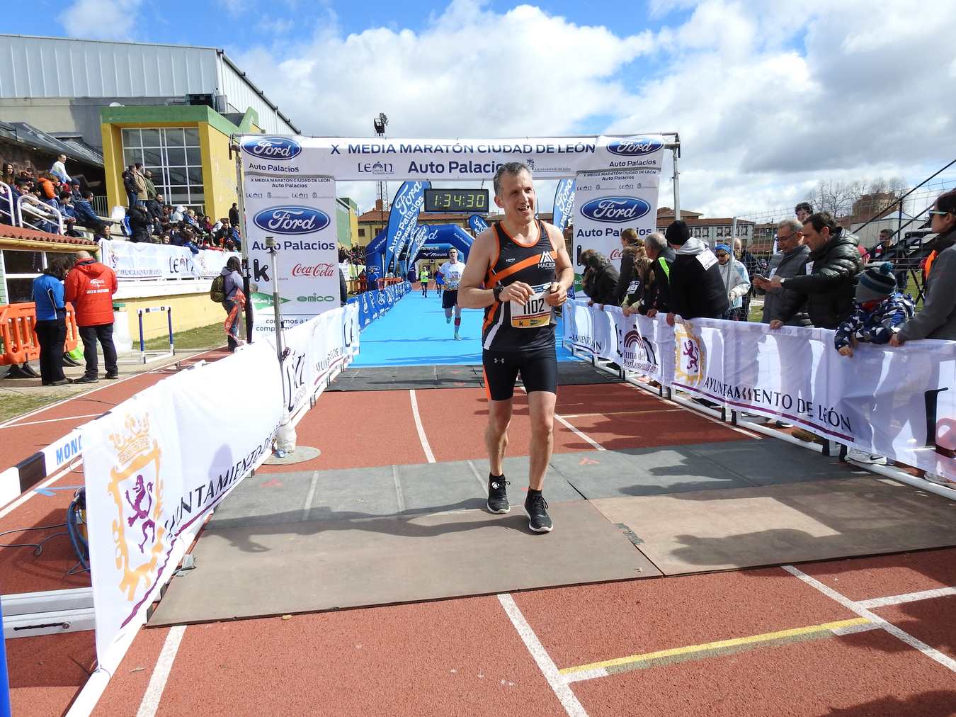Las imágenes de la Media Maratón de León, con Sergio Sánchez como ganador.