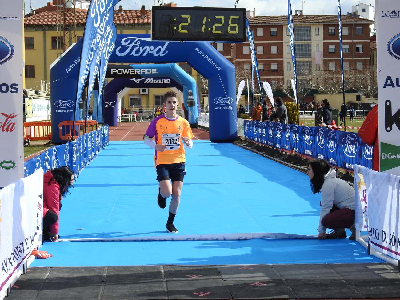 Todas las imágenes de la carrera popular de la Media Maratón de León