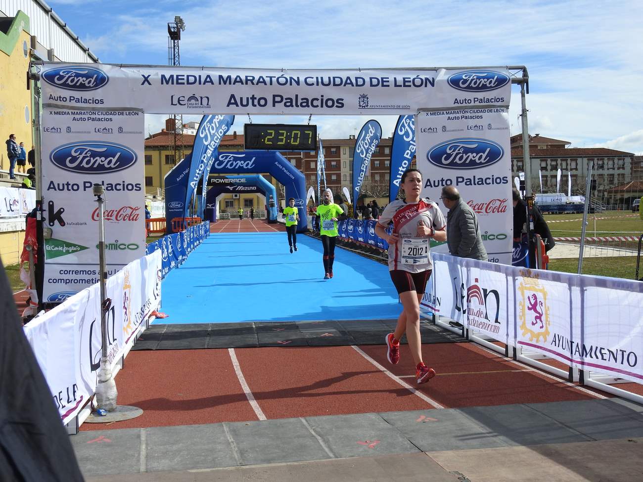 Todas las imágenes de la carrera popular de la Media Maratón de León