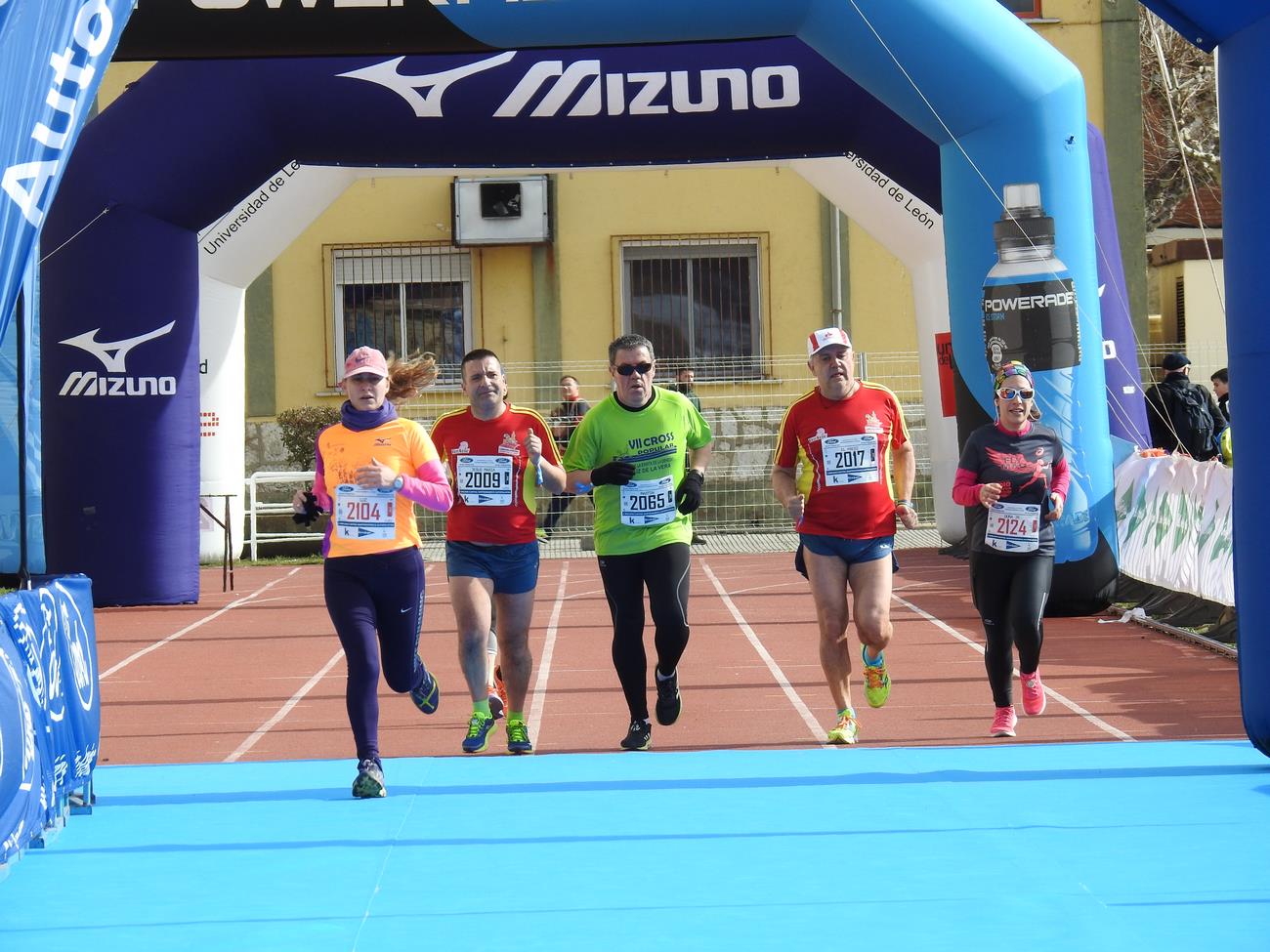 Todas las imágenes de la carrera popular de la Media Maratón de León