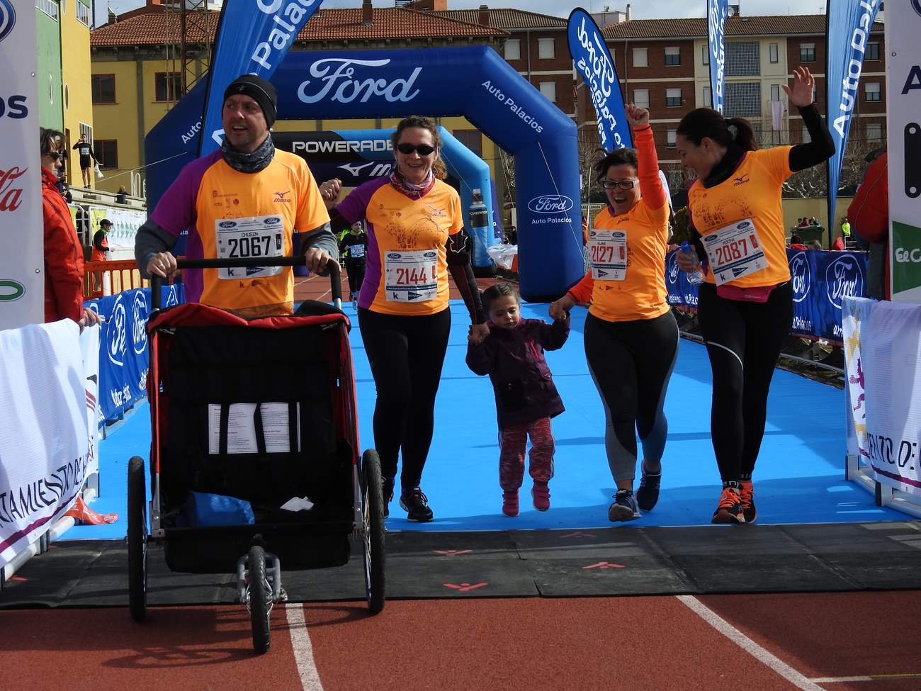 Todas las imágenes de la carrera popular de la Media Maratón de León