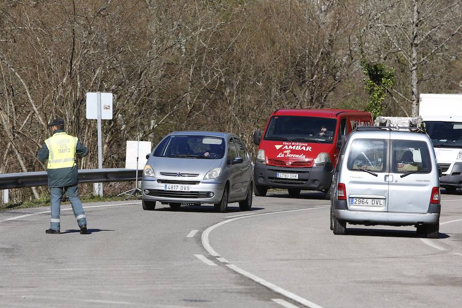 Fotos: Un argayo corta la conexión de León y Asturias por León