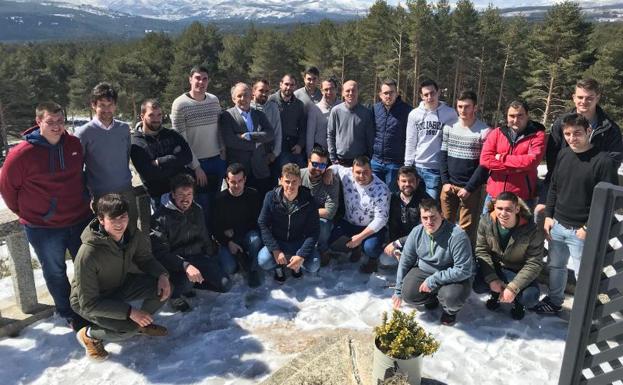 Grupo de jóvenes convocados por Urcacyl, con los que El Norte analizó las principales medidas de la futura PAC que les afectan. 