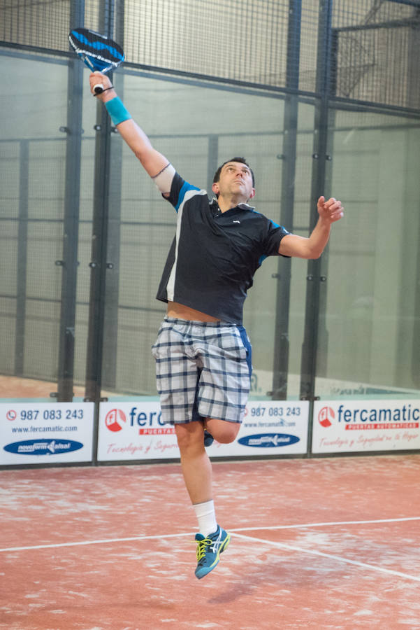 Las mejores imágenes del Torneo Leonoticias de pádel celebrado durante el fin de semana en las instalaciones de Pádel Park