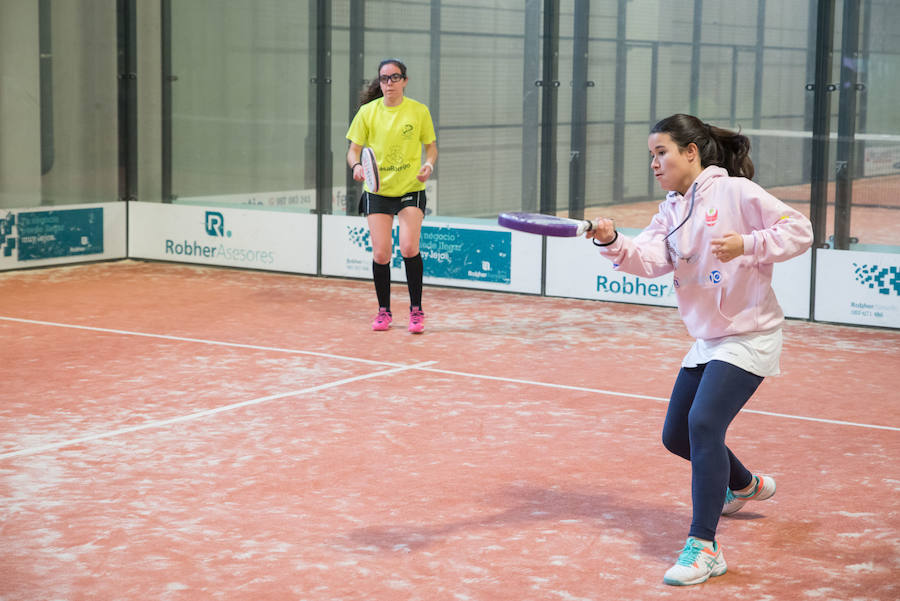 Las mejores imágenes del Torneo Leonoticias de pádel celebrado durante el fin de semana en las instalaciones de Pádel Park