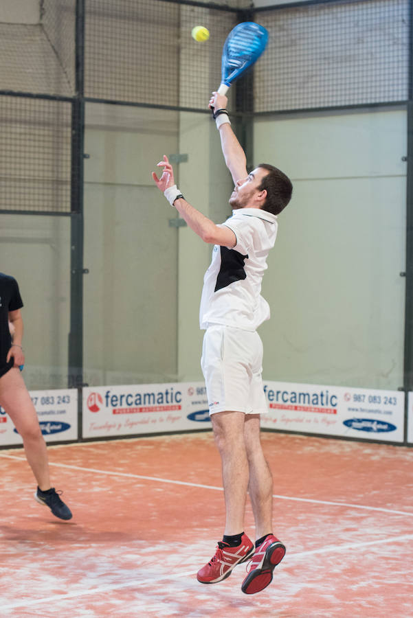 Las mejores imágenes del Torneo Leonoticias de pádel celebrado durante el fin de semana en las instalaciones de Pádel Park