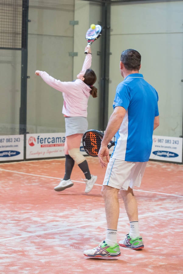 Las mejores imágenes del Torneo Leonoticias de pádel celebrado durante el fin de semana en las instalaciones de Pádel Park