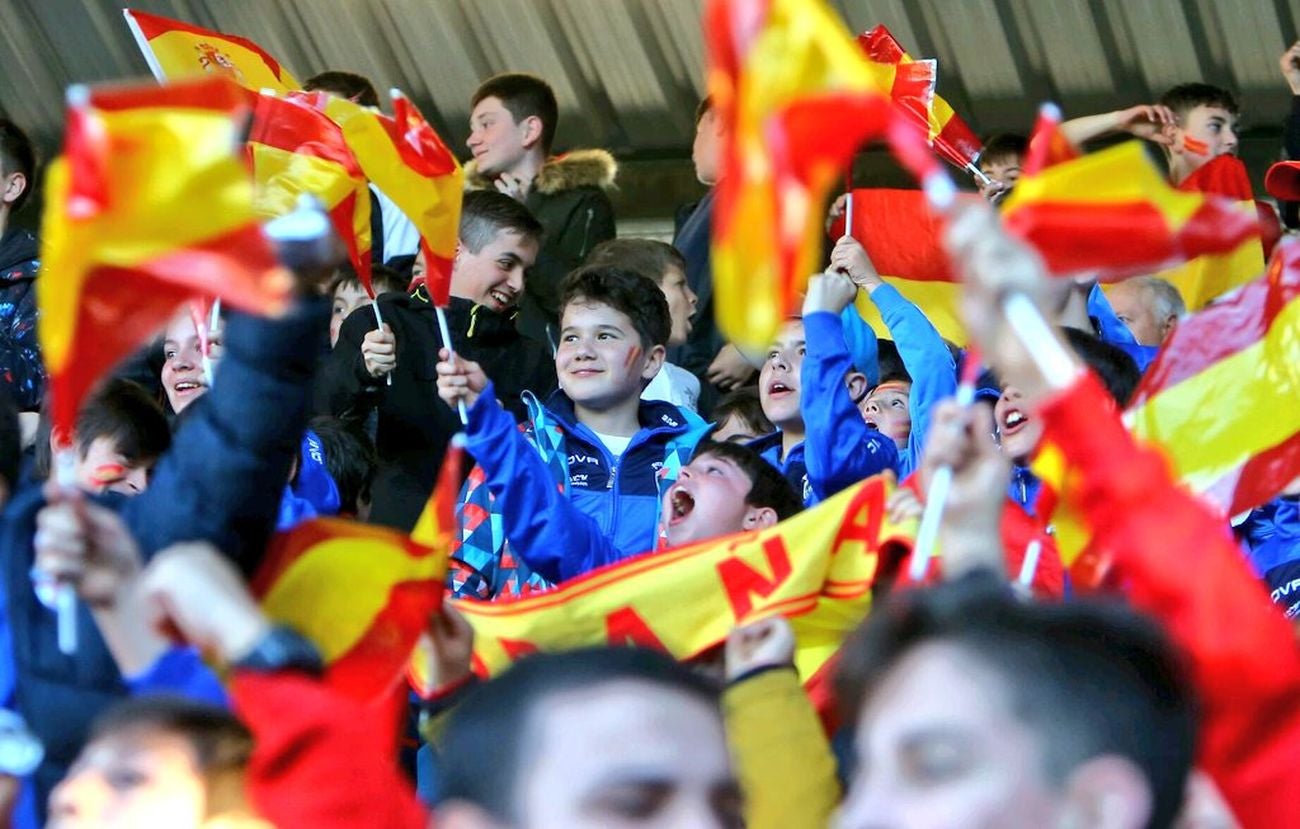 España sub 21 golea en El Toralín