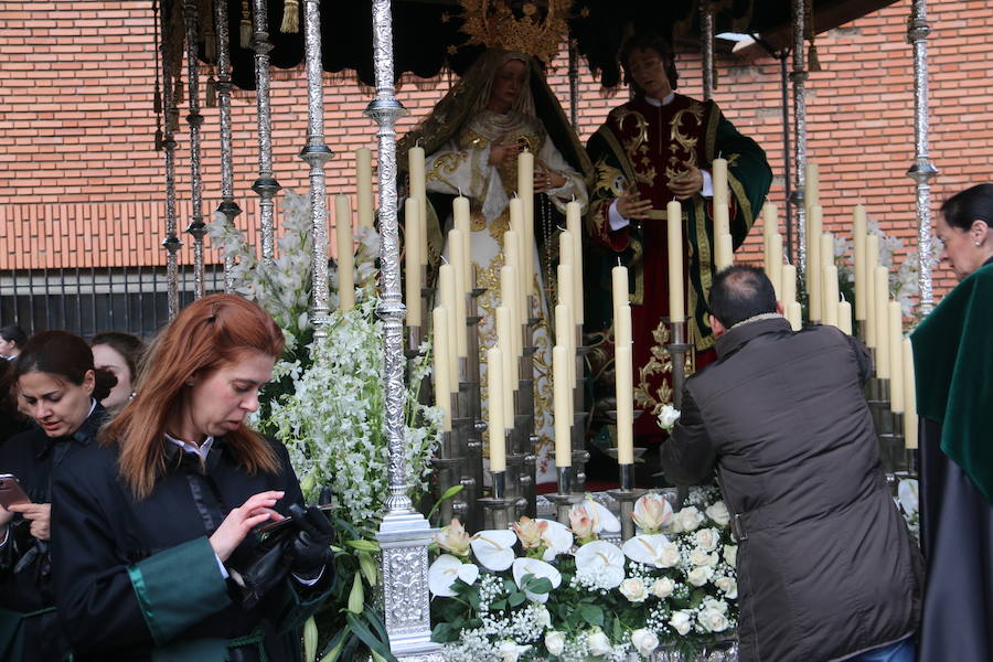 Fotos: Las previsiones de lluvia suspenden la procesión de María al Pie de la Cruz