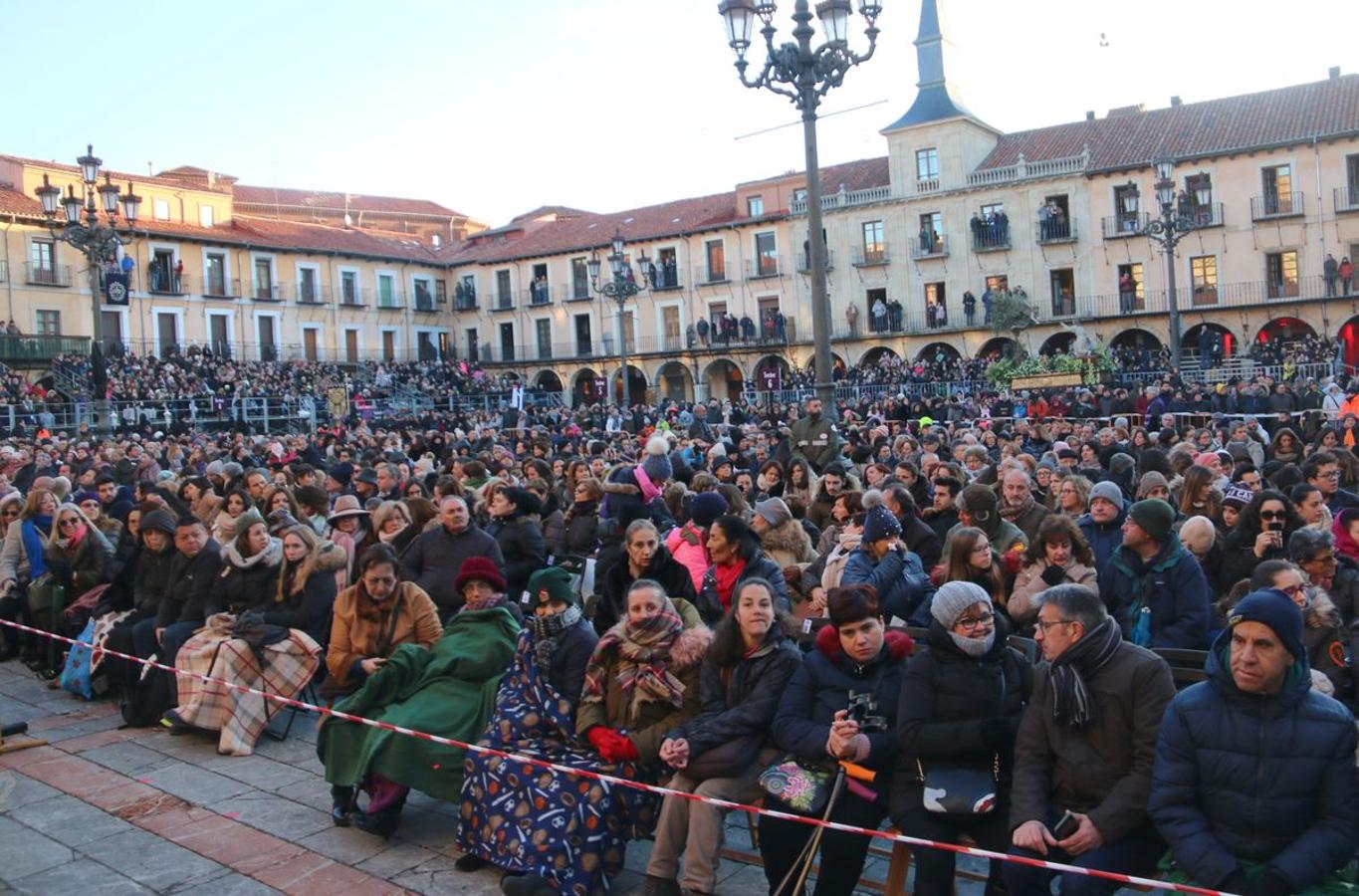 Fotos: Acto del Encuentro en la Plaza Mayor de León