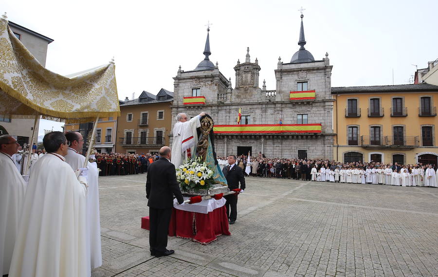 Fotos: Procesión de Domingo de Resurrección en Ponferrada