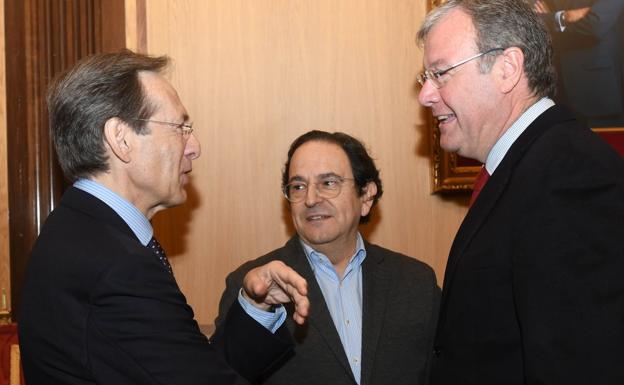 Galería. Un instante de la visita oficial de los senadores a León capital.