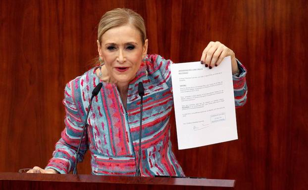 Cifuentes, en el pleno de la Asamblea de Madrid.