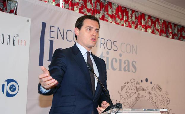 Albert Rivera, en el encuentro informativo. 