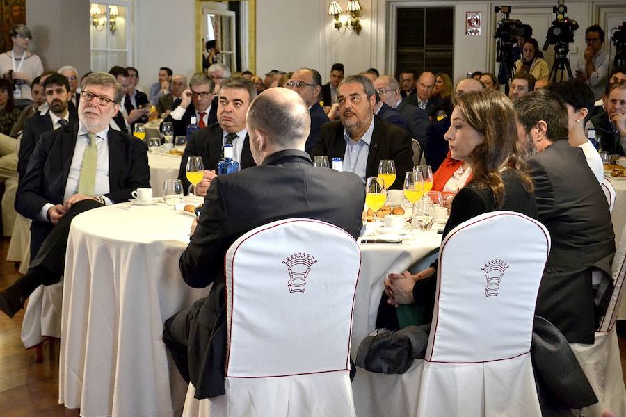 Santiago Aparicio (presidente Cecale), Justo Fernandez (Ciudadanos), Carlos Aganzo (Fundación Vocento), Gemma Villarroel (Ciudadanos), Rosa Luna (Ciudadanos), Manuel Mitadiel (Ciudadanos), Cristina López Cobo (Ciudadanos), Jose Luis Barrio (leonoticias).