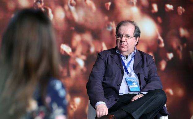 El presidente de la Junta, Juan Vicente Herrera, durante su participación en los Diálogos Populares dentro de la Convención Nacional del PP en Sevilla.