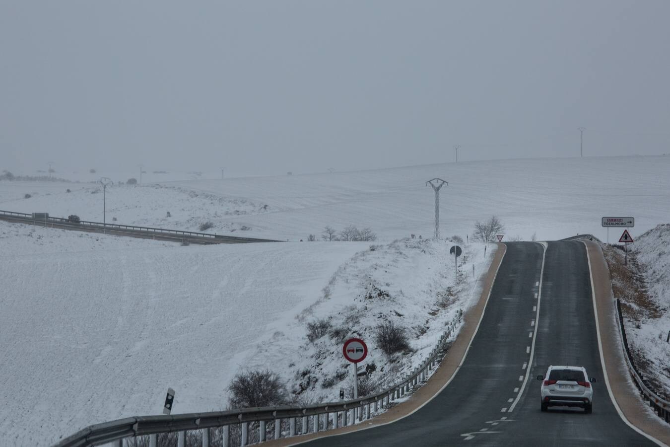 Nieve en la carretera N-122.