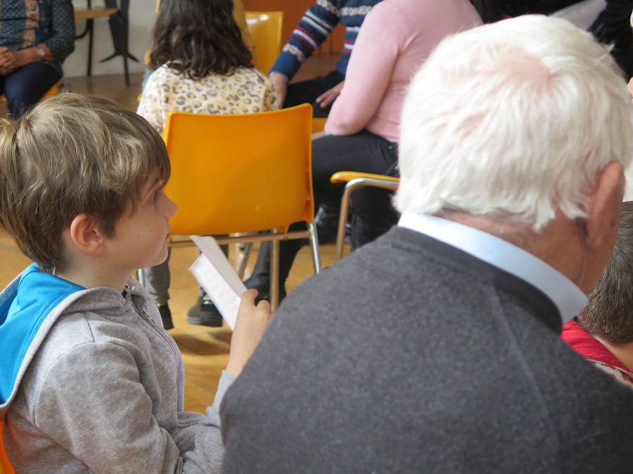 Fotos: Encuentro entre niños y mayores con alzheimer