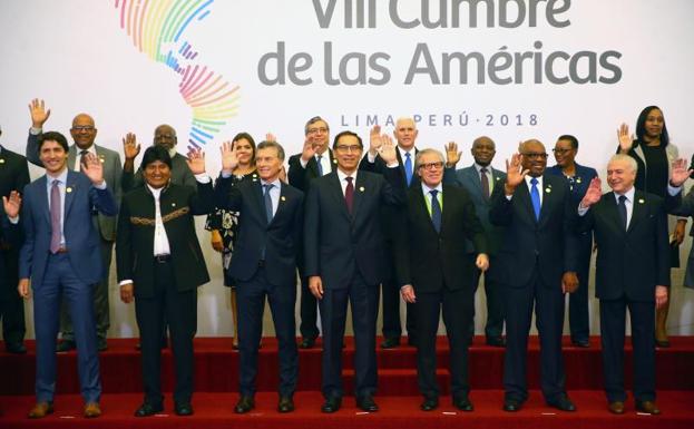 Jefes de Estado y representantes que participan en la VIII Cumbre de las Américas.