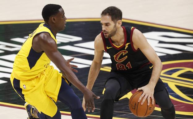 José MAnuel Claderón, ante Darren Collison.