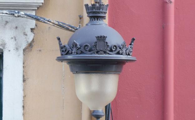 Imagen de una farola para la iluminación de León capital.