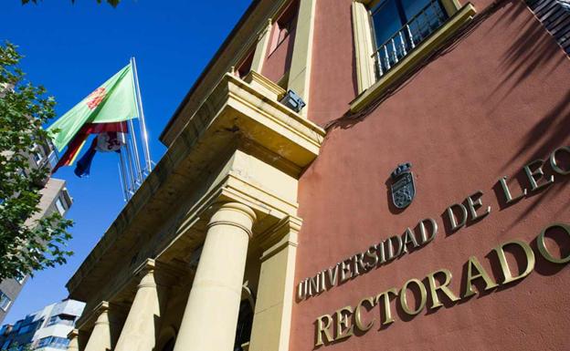 CCOO y UGT rechazan la imposición de una gerente que «desmanteló» la Universidad