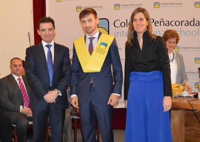 Imagen secundaria 1 - «Nos han educado para dar a la sociedad lo mejor que llevamos dentro»