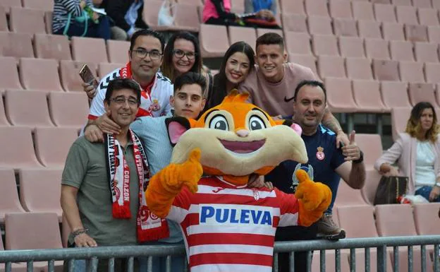Aficionados culturalistas en el estadio del Granada