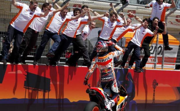 Marc Márquez, celebrando su victoria en Austin.