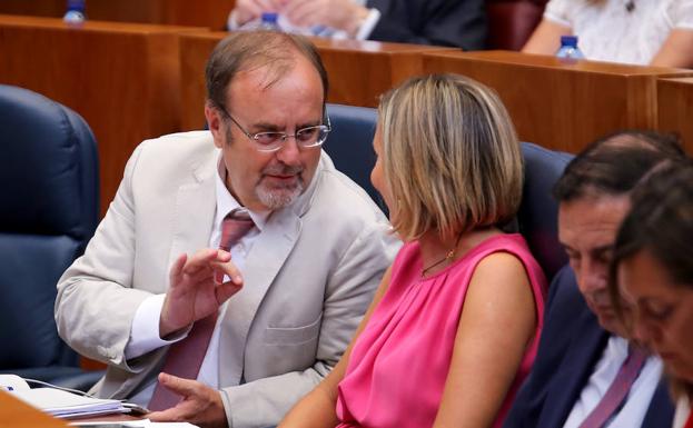 Fernando Rey, durante una sesión en Cortes.