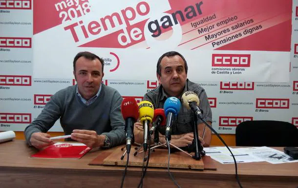 Los secretarios comarcales de UGT, Omar Rodríguez (I), y CCOO, Ursicino Sánchez, en su comparecencia.