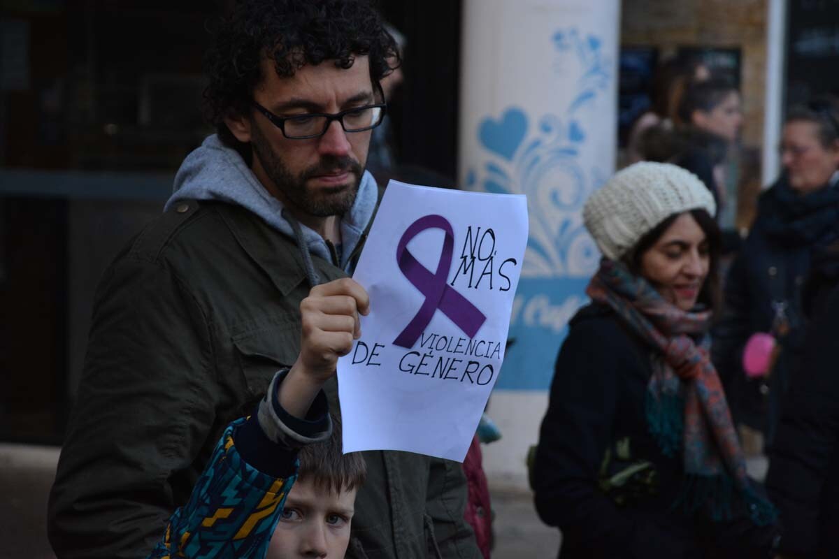 Miles de personas marchan por las calles de Burgos para mostrar su condena unánime ante el asesinato machista de Silvia Plaza