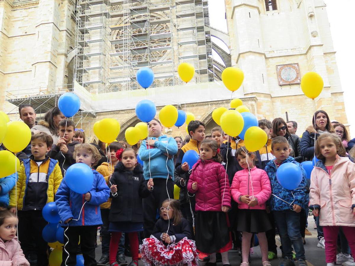 Fotos: Suelta de globos del Colegio Santa Teresa