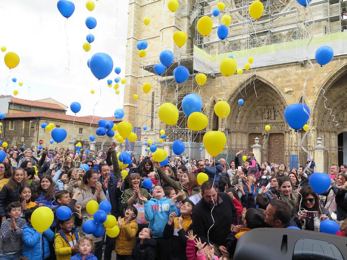Fotos: Suelta de globos del Colegio Santa Teresa