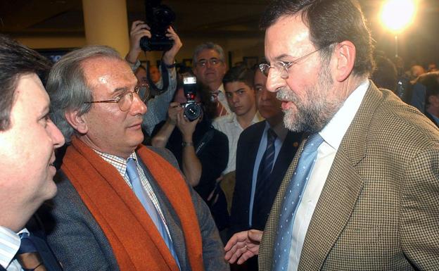 Juan Morano, junto a Mariano Rajoy durante una cita electoral.