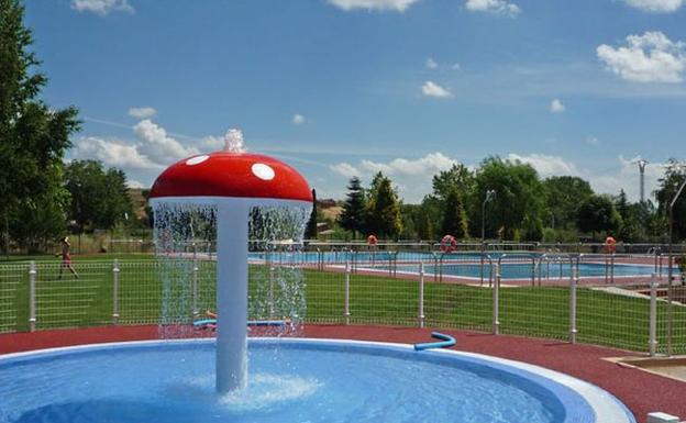 Piscina de Santa María del Páramo. 