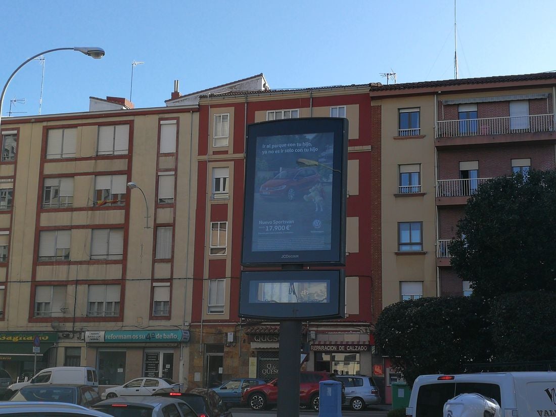 Panel informativo en la calle Álvaro López Nuñez