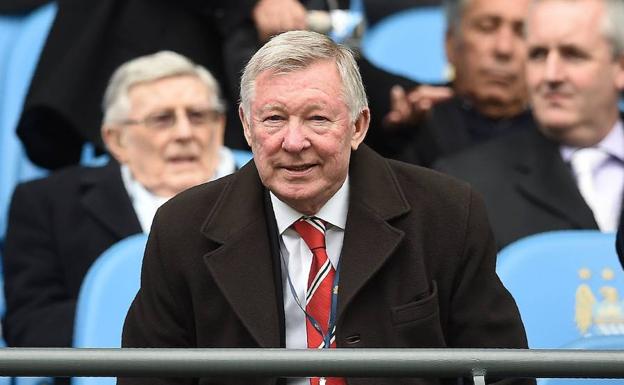 Alex Ferguson, asistiendo a un partido de la Premier. 