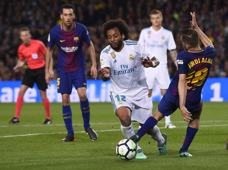 Barcelona y Real Madrid empataron (2-2) en el clásico disputado en el Camp Nou, un partido vibrante en el que hubo goles, emoción, tensión y mucha polémica. 