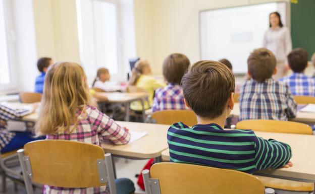 Educación planea una norma para afrontar la segregación étnica en más de 20 colegios de la Comunidad