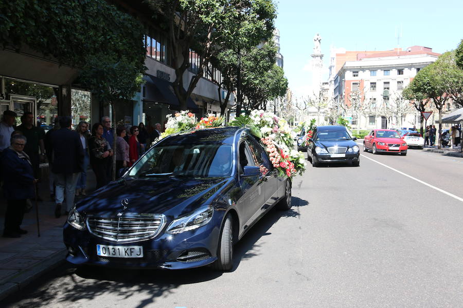 Decenas de personas acuden a la iglesia de San Agustín para despedir al exalcalde de León