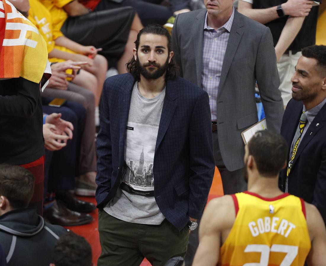 Ricky Rubio tuvo que ver el partido en el banquillo. 